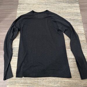 Men’s Medium lululemon metal vent tech longsleeve in Black/heathered black